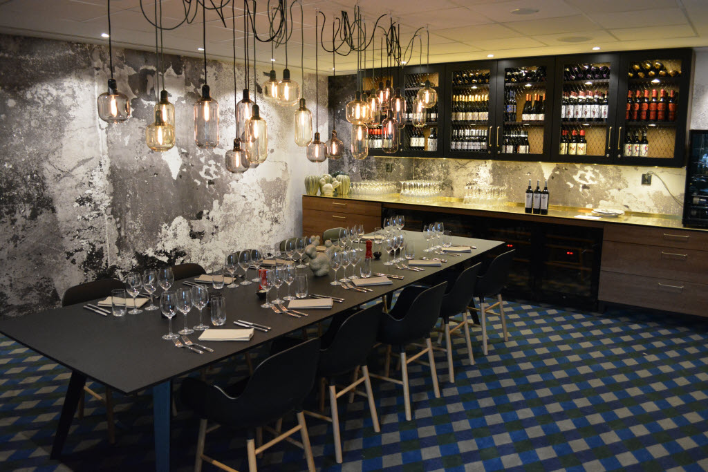 Copyright: : Alex Wayne
0701902409
alex@wayne.nu Restaurant